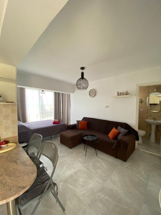 Апартаменти Cozy By The Sea *