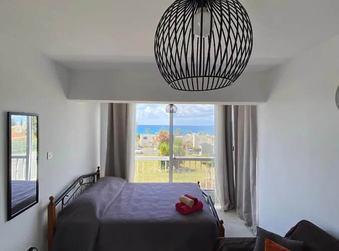 Cozy Coral Bay Studio By The Sea